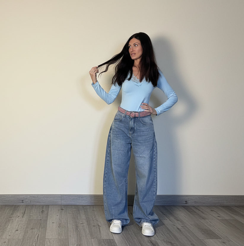 Body V in pizzo azzurro