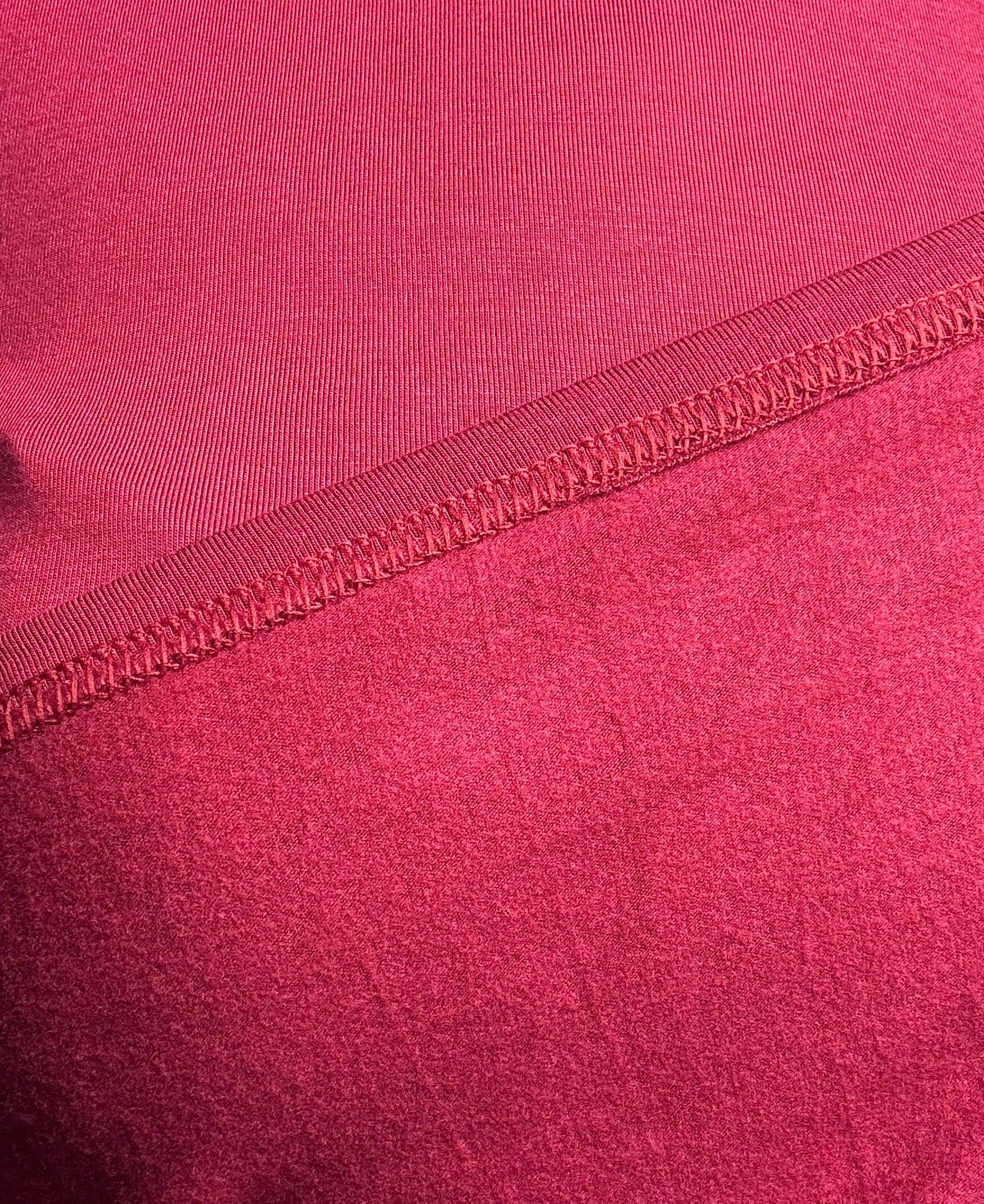 Maglia Soft collo alto amarena