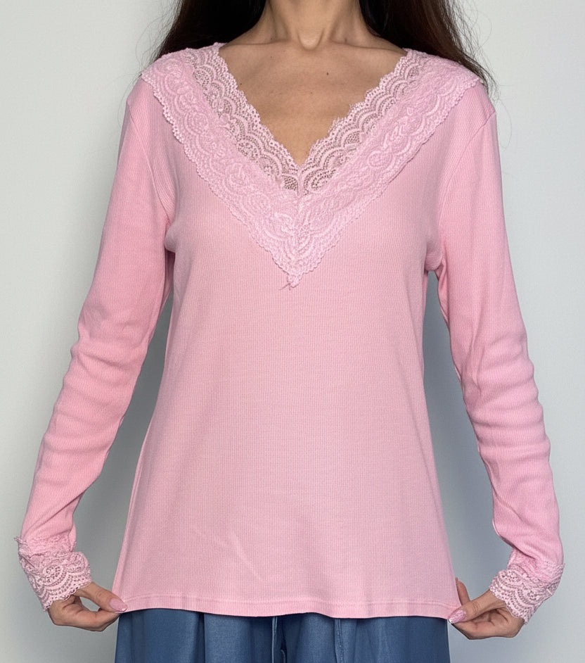 Maglia Bea a costine con dettagli in pizzo rosa