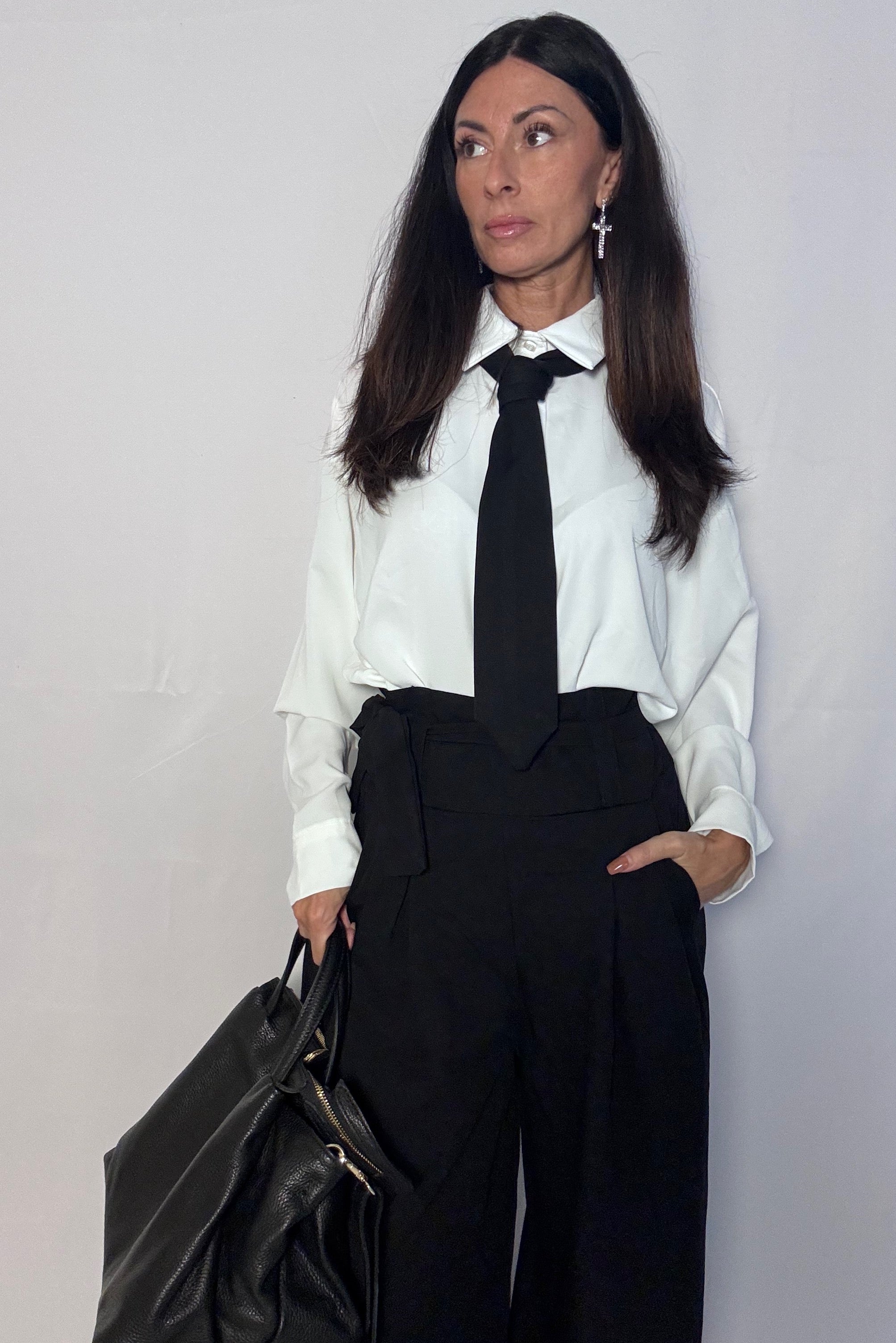Camicia cravatta bianca