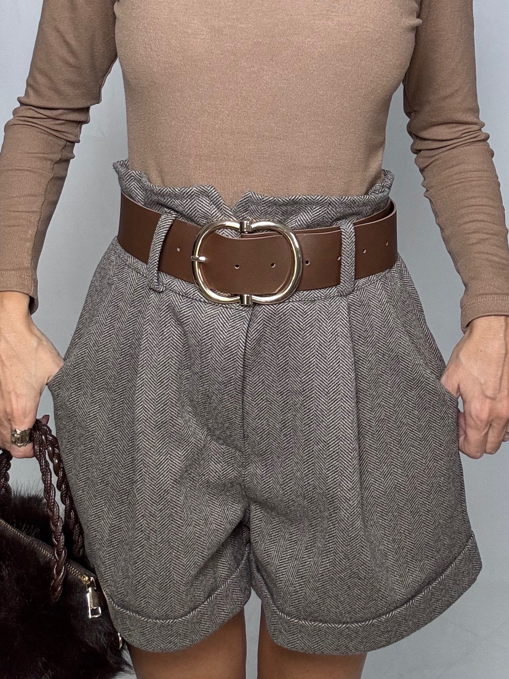 Shorts spigato con cintura fango